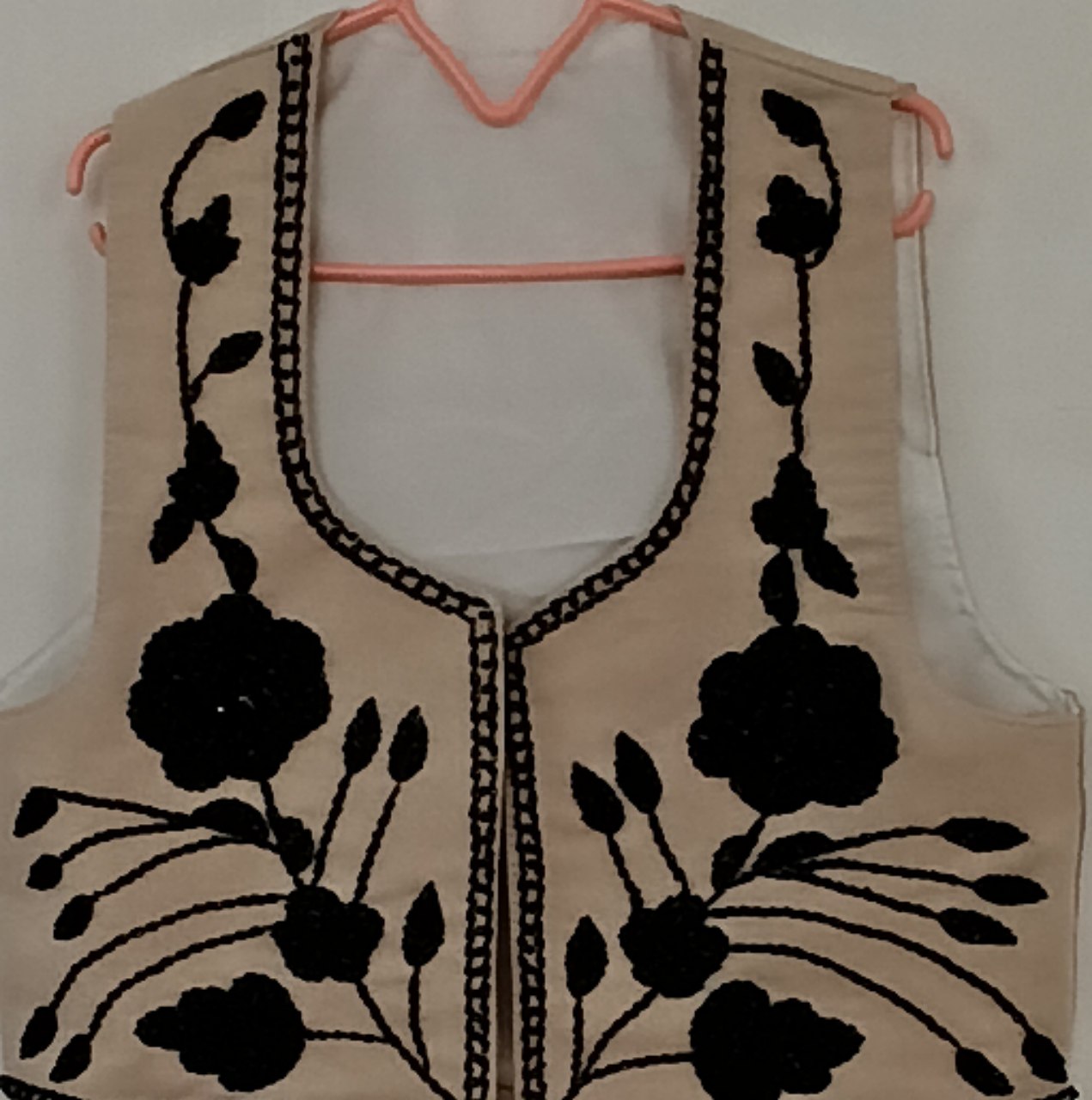 وست جواهر دوزی شده،جلیقه